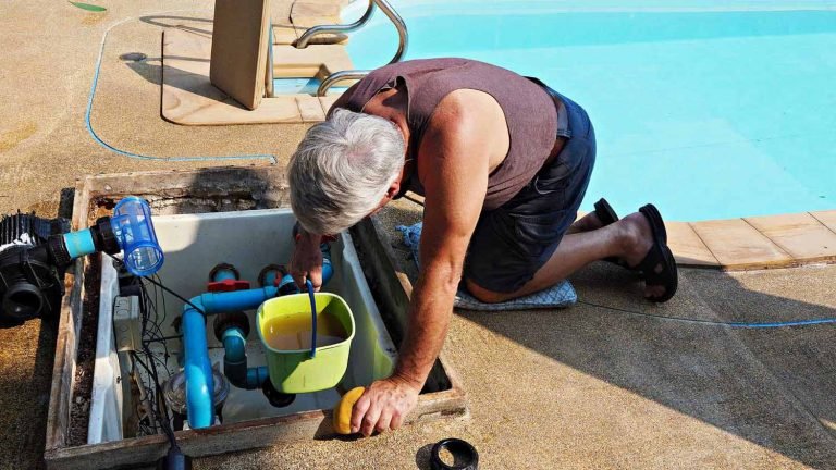 Poolpflege Anleitung (In 7 Schritten zum kristallklaren Poolwasser)