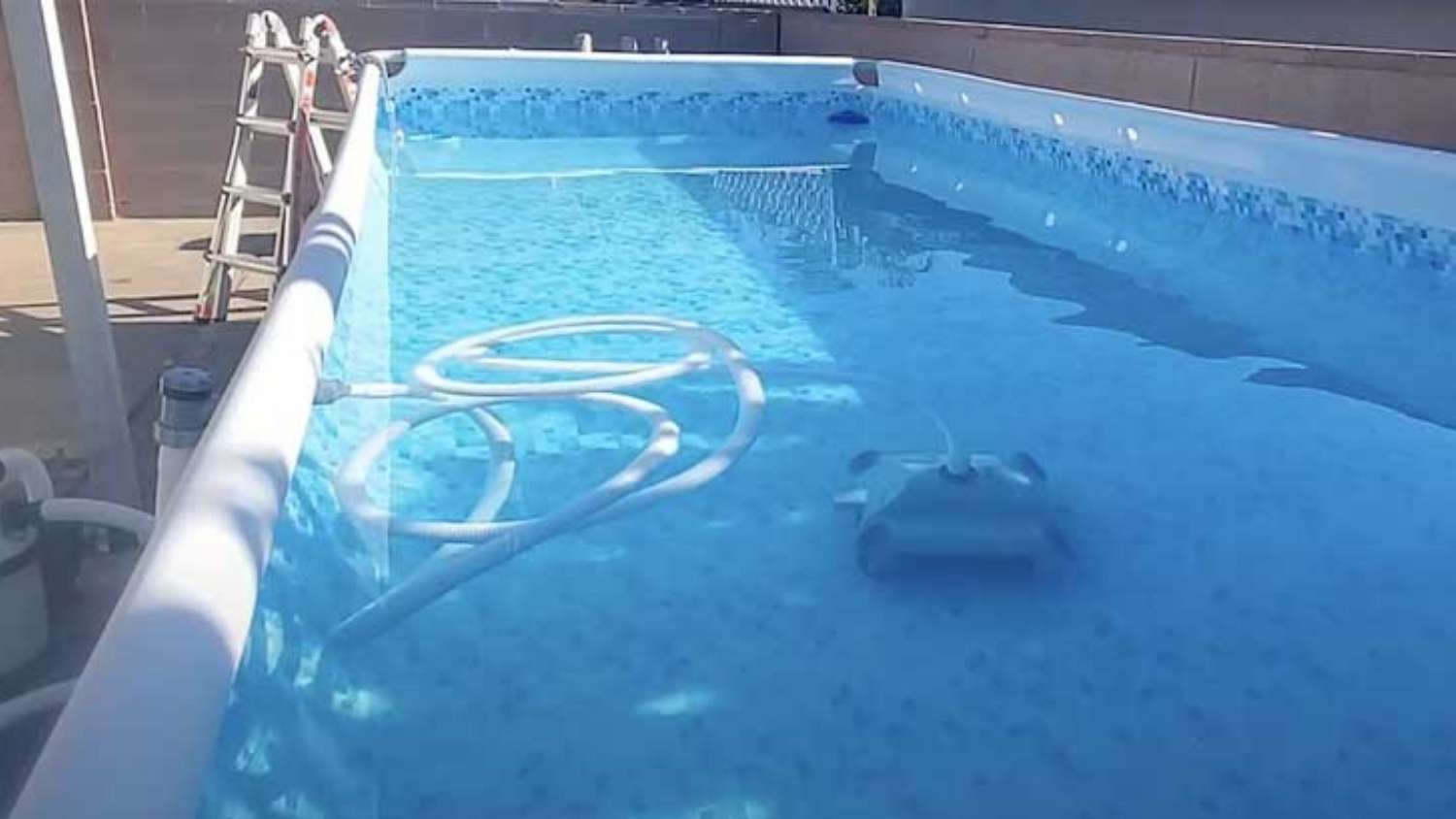 Lohnt sich der Intex Auto Pool Cleaner für die Poolreinigung